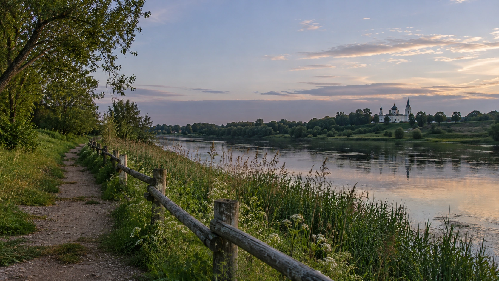 Спокойная дорожка вдоль реки